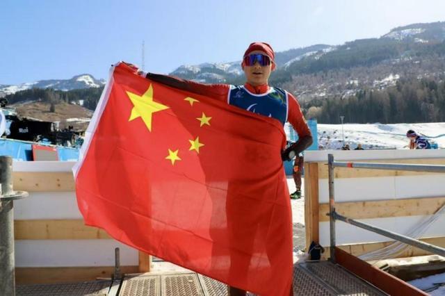 世界杯app下载-米兰冬残奥会首个比赛日，国歌响彻意大利泰塞罗越野滑雪体育场｜米兰冬残奥会特别报道